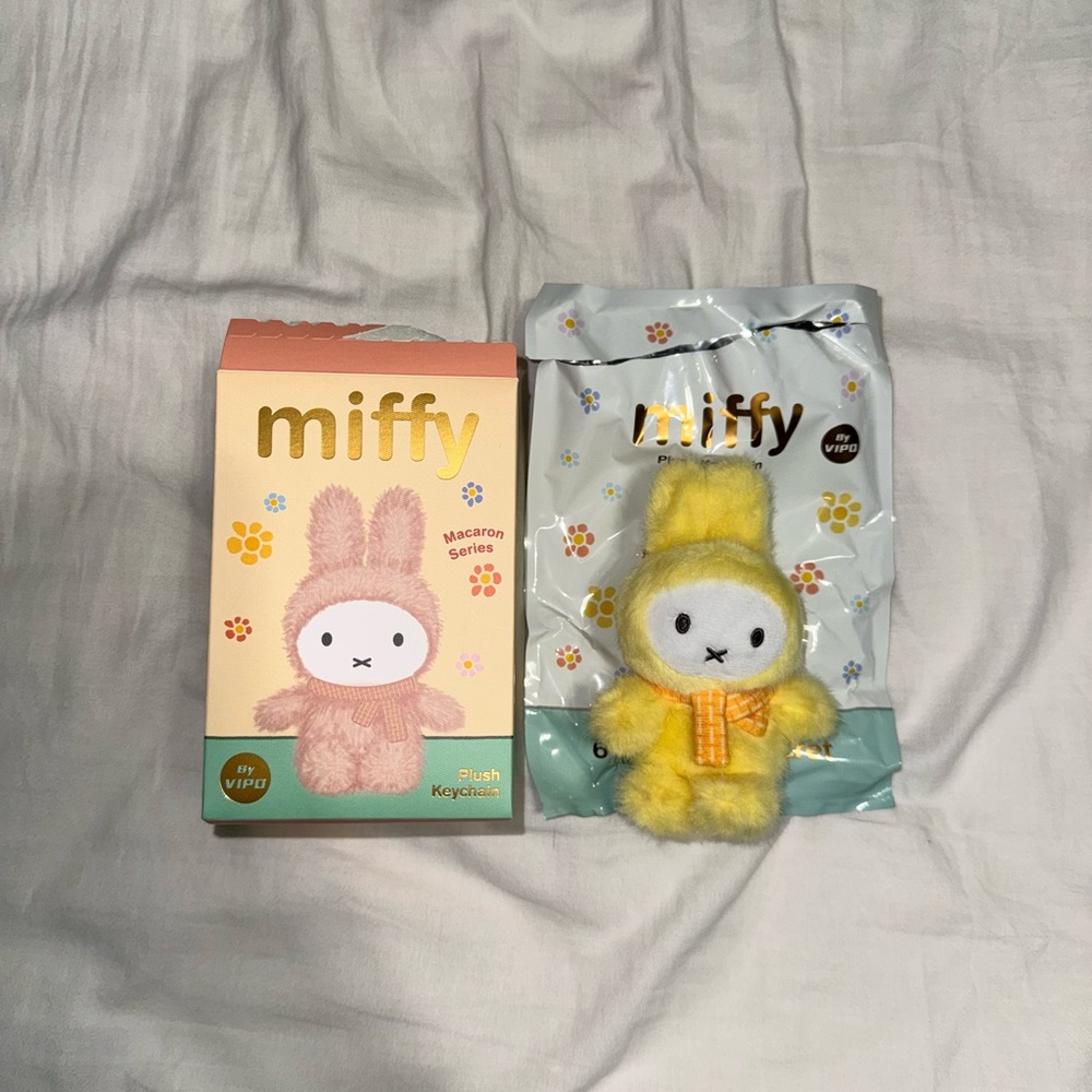 VIPO x Miffy plush keychain blind box